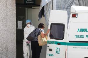 Van 18 muertos por COVID a pesar de tener primera dosis de vacuna