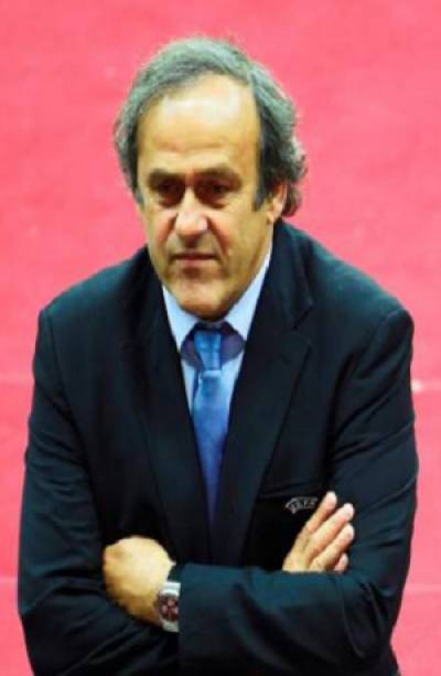 Michel Platini fue detenido en París acusado de corrupción