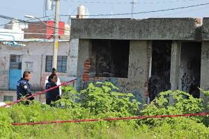 Hallan cadáver de un hombre al interior de construcción abandonada en Xochimehuacán