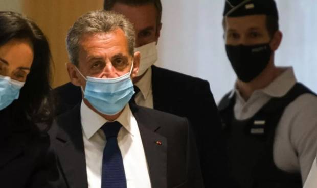 Dan tres años de prisión a ex presidente de Francia por corrupción