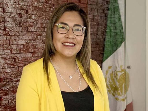 Angélica Flores Cano asume el cargo de presidenta interina municipal de Cuautlancingo
