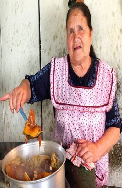 Doña Ángela, la youtuber de &quot;rancho&quot; y orgullo de Michoacán