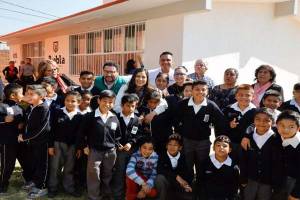 Claudia Rivera inauguró dos desayunadores escolares en San Baltazar Campeche