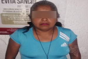 Atrapan a mujer por tratar de ingresar al penal de Puebla objetos para consumir drogas