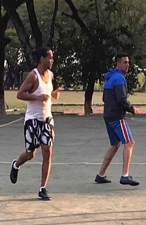 Ronaldinho se lució en partido dentro de prisión en Paraguay