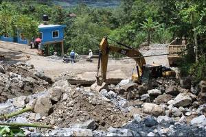 Reabren caminos en Tlaola y Tlapacoya tras daños por lluvias
