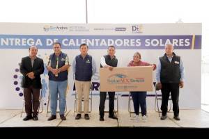 Entrega San Andrés Cholula calentadores solares en la colonia Emiliano Zapata