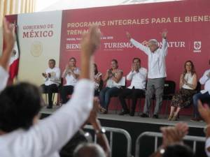 AMLO ofrece planta eléctrica para acabar con apagones en Yucatán