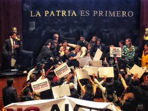 Senadores rechazan repetir elección de CNDH; Rosario Piedra rinde protesta en zafarrancho