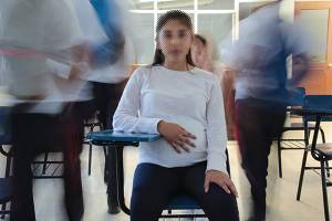 Disminuyen 25% embarazos de menores en Puebla