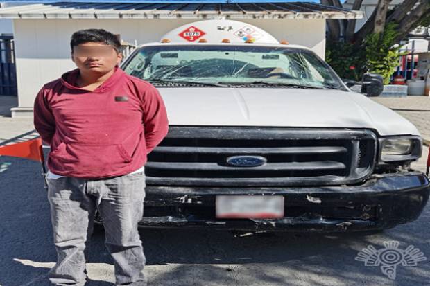 Sujeto con pipa cargada de huachicol es detenido en la autopista Puebla-Orizaba