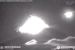 Popocatépetl mantiene actividad explosiva