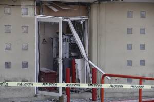 Arrojan artefacto explosivo y destruyen cajero automático en Texmelucan