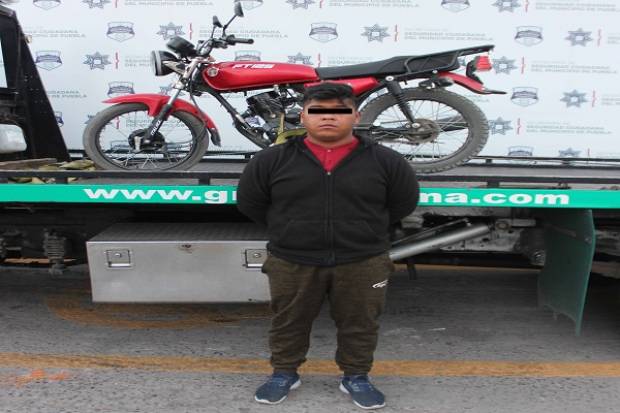 Sujeto en posesión de vehículo robado es detenido en La Guadalupana