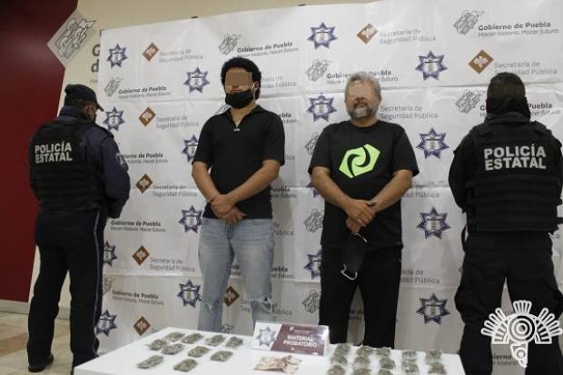 Policía Estatal capturó a pareja de falsificadores de documentos en Momoxpan
