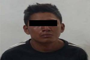Policía detuvo a sujetos que atracaron a usuario de transporte público en Puebla