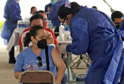 El lunes inicia vacunación COVID para 30 y más en 33 municipios de Puebla