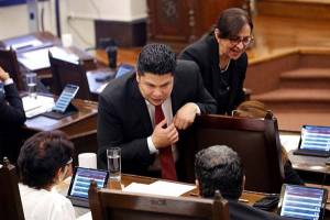 Diputados exhortan al INE a resolver denuncias contra consejeros del IEE Puebla