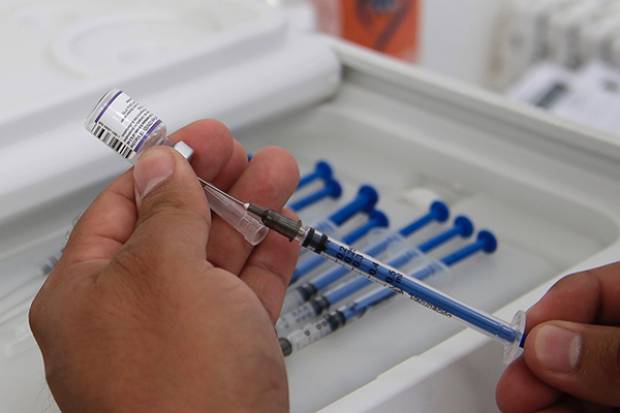 En Puebla, ninguna vacuna contra COVID-19 desechada por caducidad: Salud
