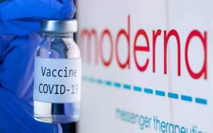 Moderna presume éxito de su vacuna anti COVID para menores de 5 años