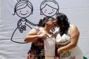 CNDH va ante la SCJN para legalizar matrimonios gay en Puebla