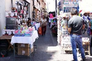 Comerciantes del centro de Puebla amagan con protesta por ambulantes