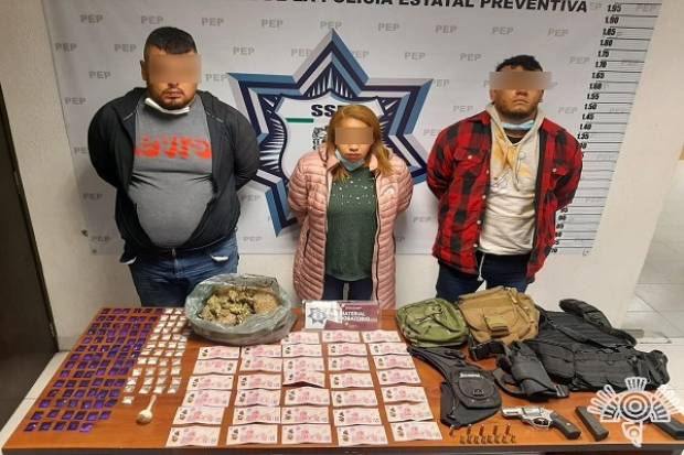 Policía Estatal detiene a tres vendedores de droga en Los Héroes