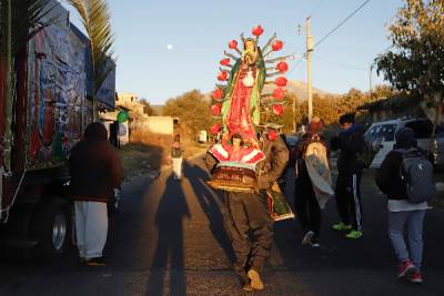 FOTOS: Peregrinos avanzan por Pase de Cortés rumbo a la Basílica de Guadalupe