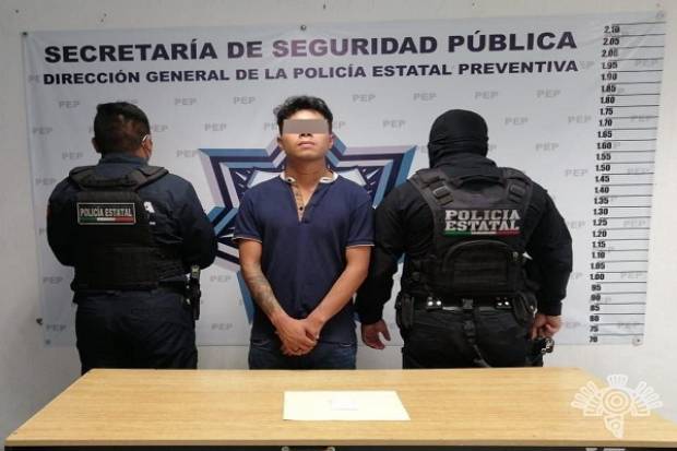 Sujeto entregaba drogas que vendía por redes sociales en el centro de Puebla
