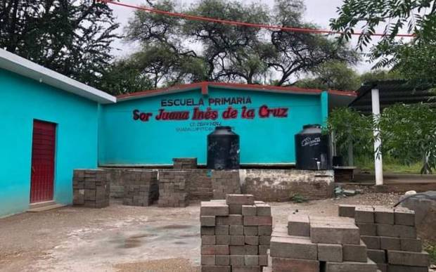 Sin obras, dos escuelas poblanas que ganaron rifa del avión presidencial
