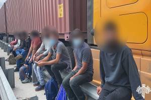 Localizan a 35 migrantes centroamericanos en la autopista México-Puebla