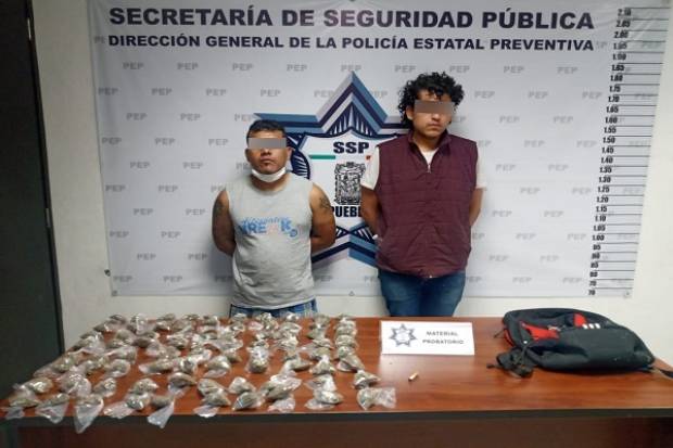 Pareja de narcomenudistas es detenida en Bosques de Manzanilla