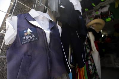 Ex funcionario de la SEP Puebla, detenido por anomalías en compra de uniformes