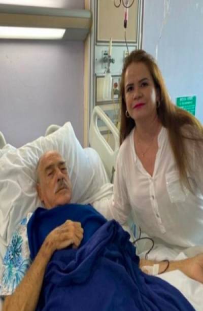 Andrés García se mantiene hospitalizado