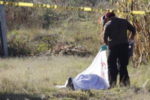 FOTOS: Hombre es asesinado a golpes y puñaladas en Puebla