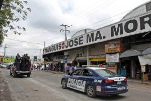 Con pistola en mano roban vehículo a chofer de Uber en el mercado Morelos