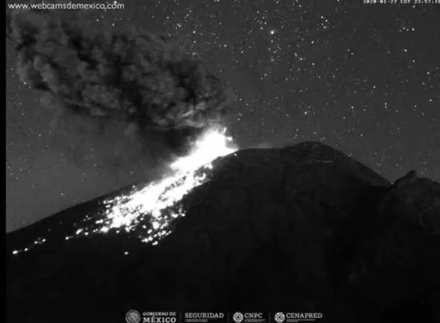 VIDEO. Popocatépetl lanza material incandescente