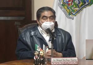Grave que el CCE Puebla tenga información personal de vacunados: Barbosa