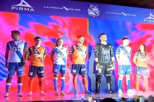 Club Puebla presenta sus uniformes para la temporada 2022-2023