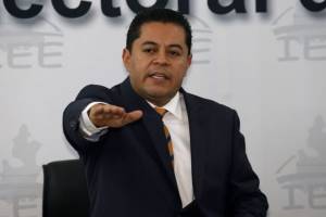 García Onofre rinde protesta como presidente del IEE