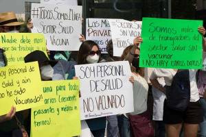 Médicos privados protestan para exigir ser vacunados contra la COVID-19