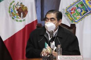 Miguel Barbosa niega que en Puebla haya rezago en aplicación de vacunas contra la COVID-19