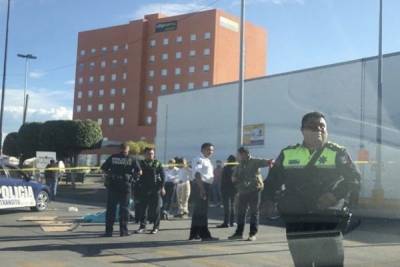Muere hombre atropellado en distribuidor vial de La Noria