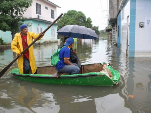 Hay 77 mil viviendas inundadas en Tabasco