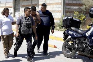 Atracaron tienda de abarrotes y policía los capturó en San Ramón Castillotla