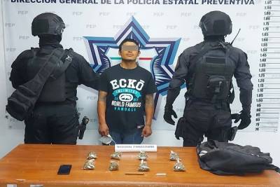 Narcomenudista es sorprendido con droga en Atlixco