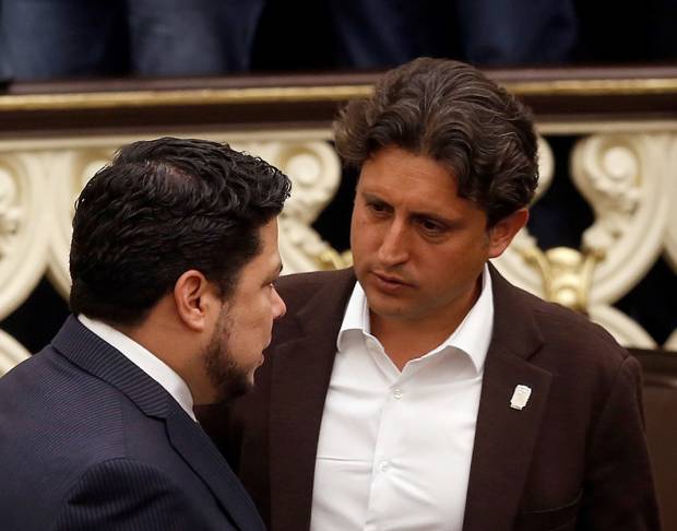 Biestro y Espinosa buscan perpetuarse en presidencias del Congreso de Puebla