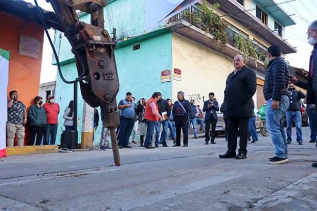 Ayuntamiento de Zacatlán arranca obra de rehabilitación de colector pluvial
