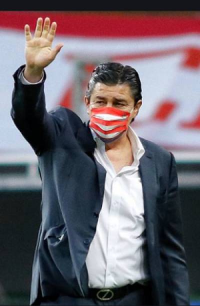 Luis Fernando Tena es cesado como DT de FC Juárez