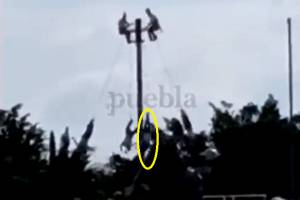 VIDEO: Cae &quot;volador&quot; mientras realizaba ritual en Huaquechula
